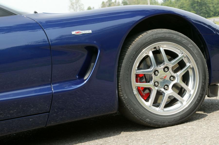  Chevrolet Corvette Z06 2001 года  (фото 24 из 73)